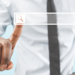 blog code graphique photo hébergement homme d'affaire avec barre de recherche en ligne